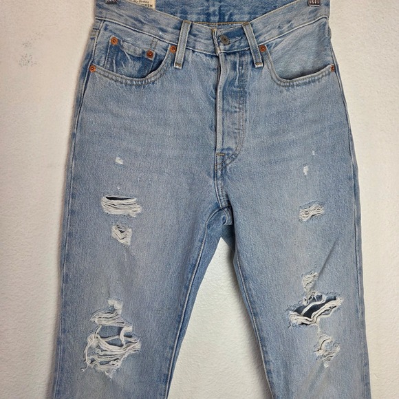 Levis 501 Jeans Womens 24x30 High Rise Straight Distressed Light Wash Raw Hem - Picture 5 of 13